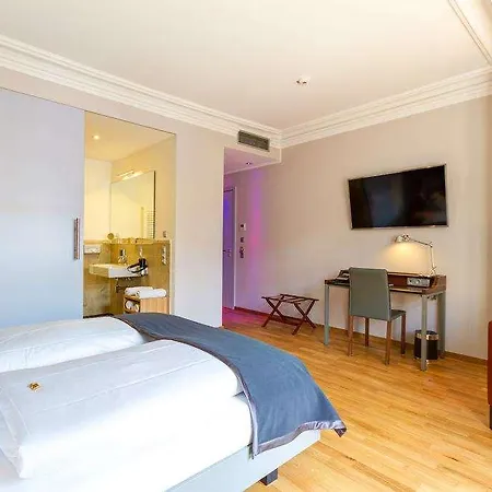 Qube Bahnstadt 4*