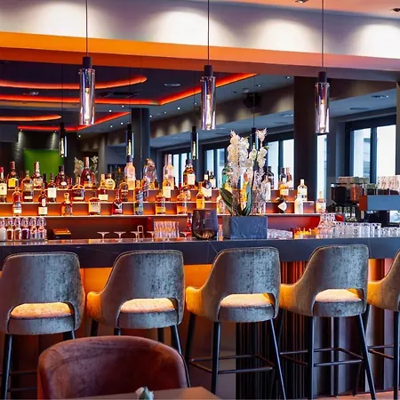 Otel Qube Bahnstadt 4*
