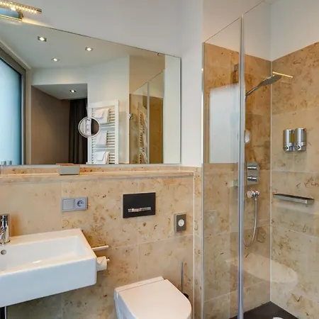 Qube Bahnstadt 4*