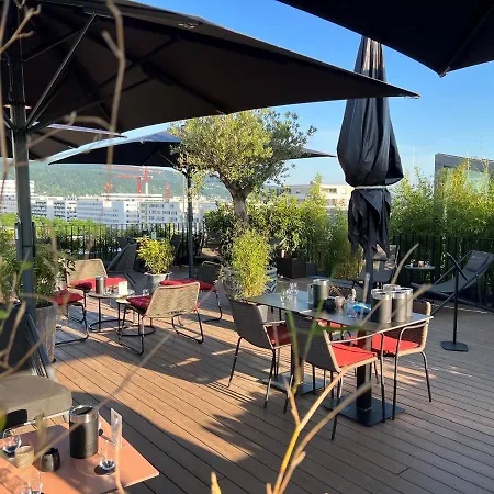 Szálloda Qube Bahnstadt 4*