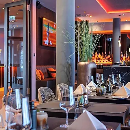Hotel Qube Bahnstadt 4*