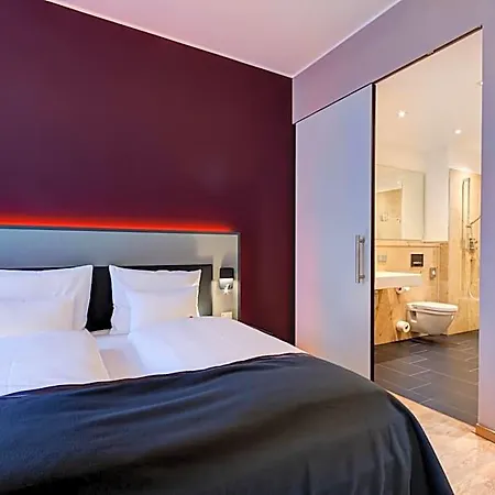 Hotel Qube Bahnstadt 4*