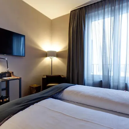 Qube Bahnstadt מלון 4*