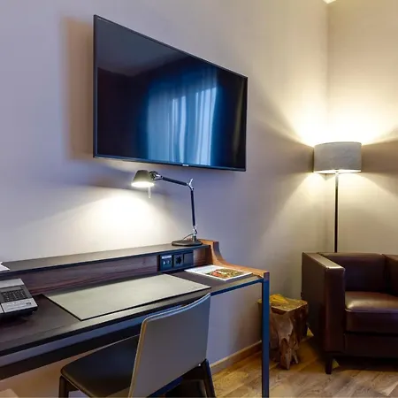 Qube Bahnstadt 4*